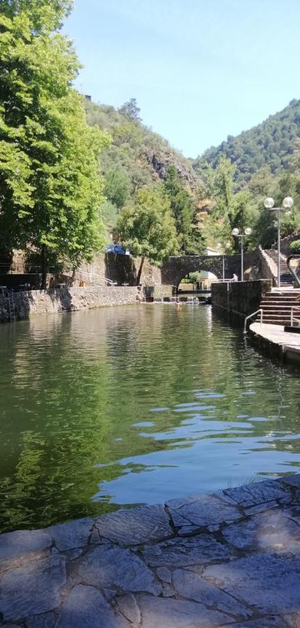 Casa Em Xisto Na Serra Da Lousa, Gondramaz Luaran gambar