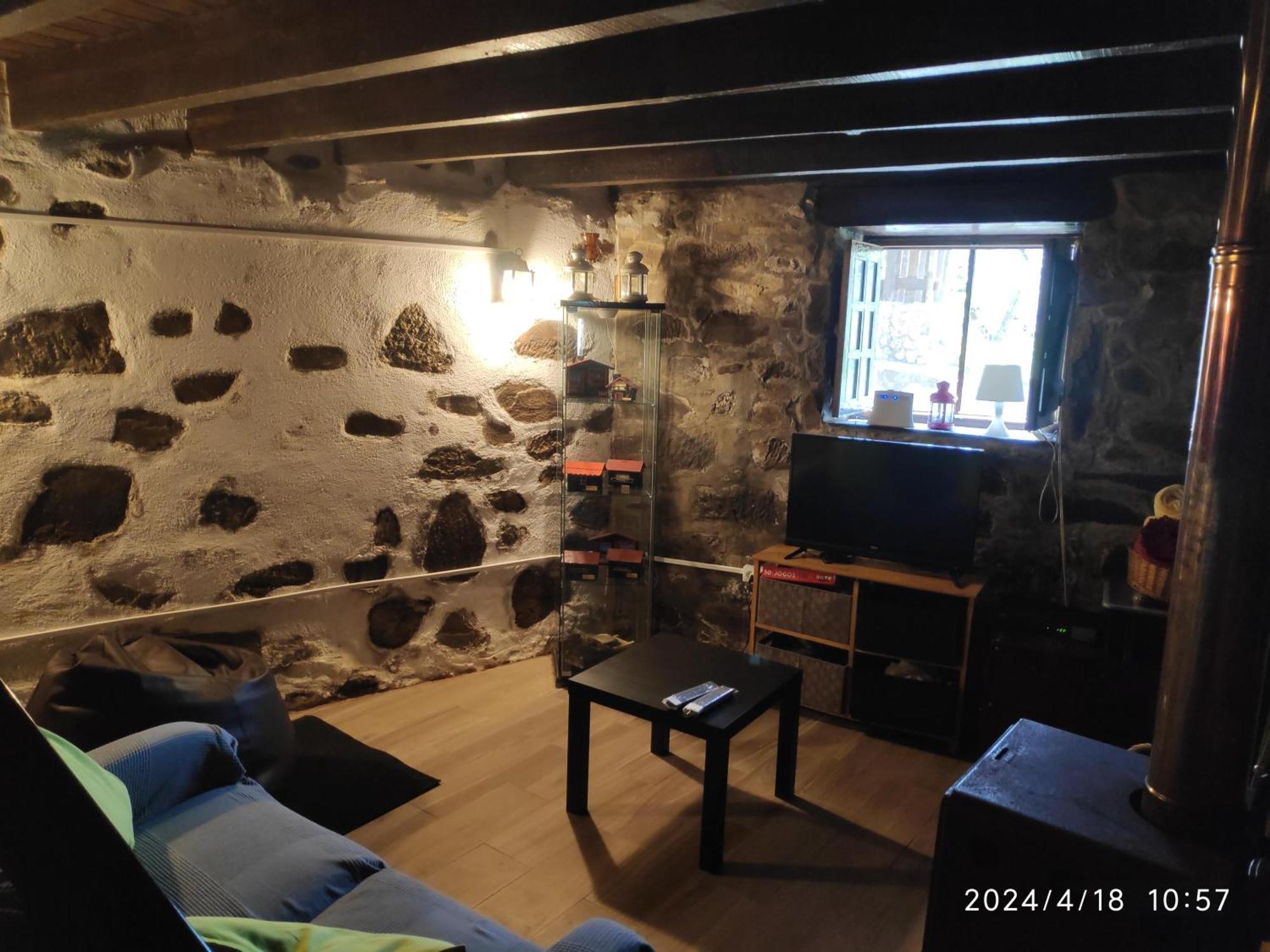 Casa Em Xisto Na Serra Da Lousa, Gondramaz Luaran gambar